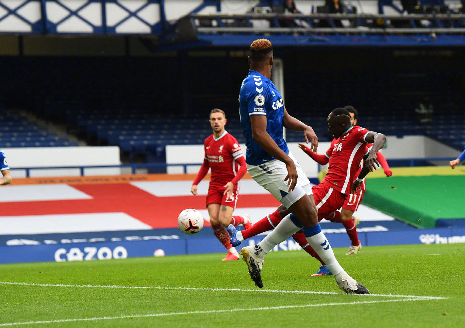 捉襟见肘 捉襟见肘